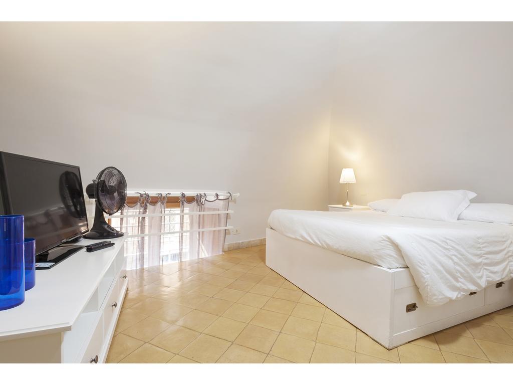 Apartment Via Giulia โรม ภายนอก รูปภาพ