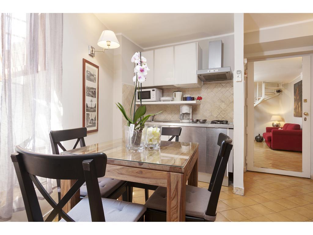 Apartment Via Giulia โรม ภายนอก รูปภาพ